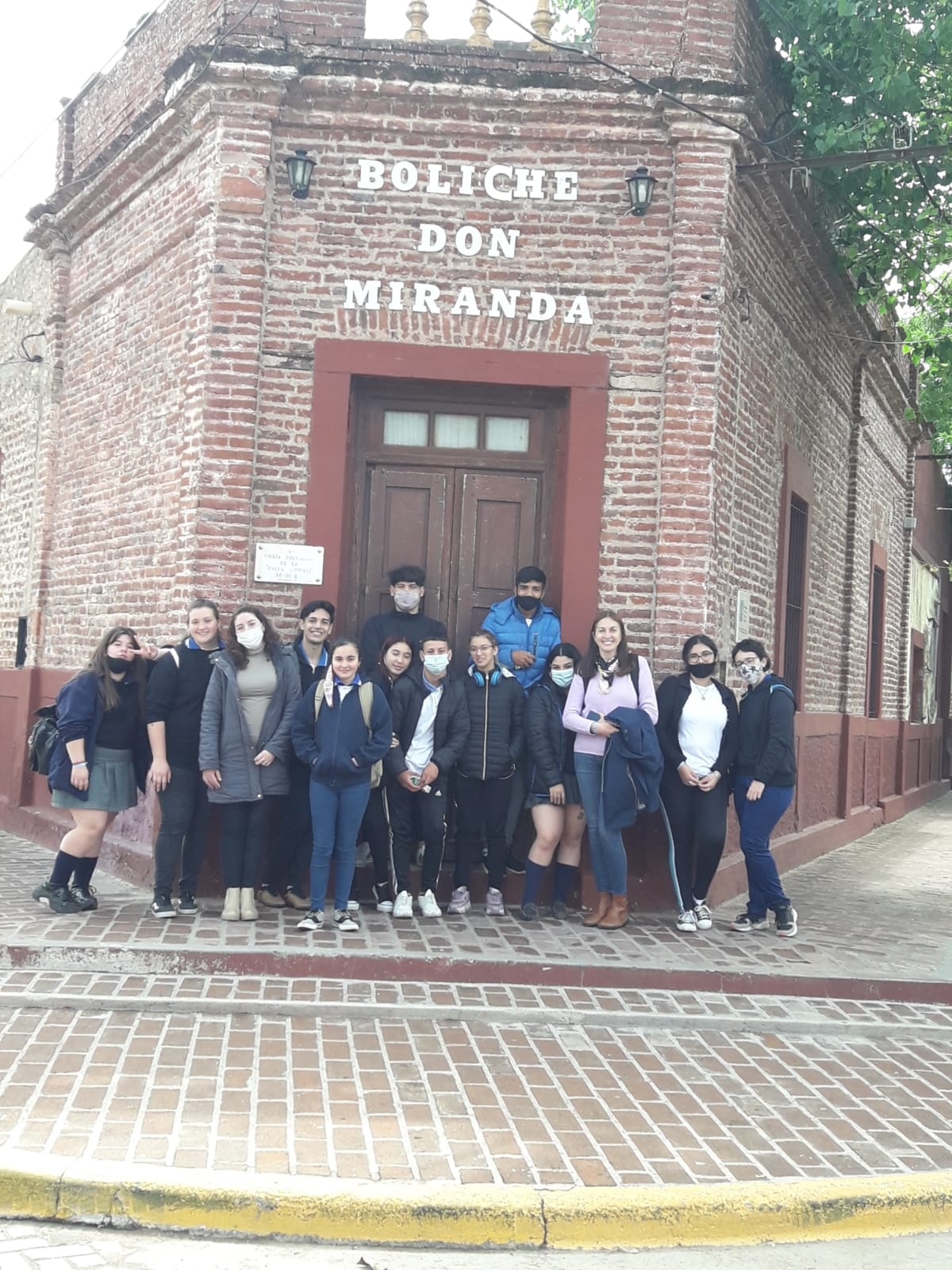 Alumnos de 5° año de la Escuela Vicente Dupuy Visitaron Calle Angosta🎶