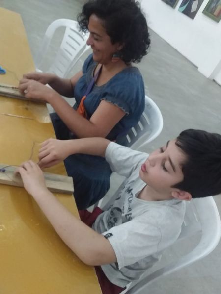 Encuentro Provincial de Artesanas y Artesanos: El domingo aprendimos en los talleres de hilado y macramé🧶